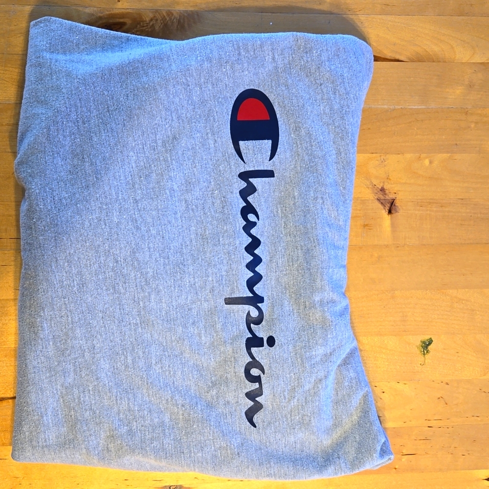 Men's Champion Long Sleeve shirt - Med